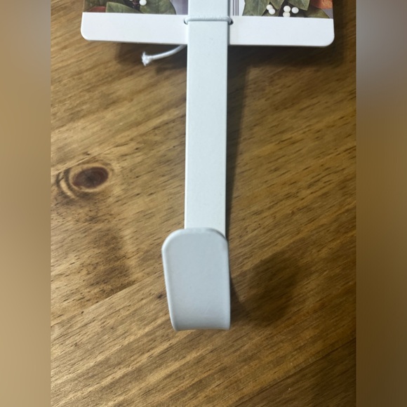 NEW Sonoma Shell Metal Door Hanger for Wreaths (Beach Vibes) - Picture 6 of 7